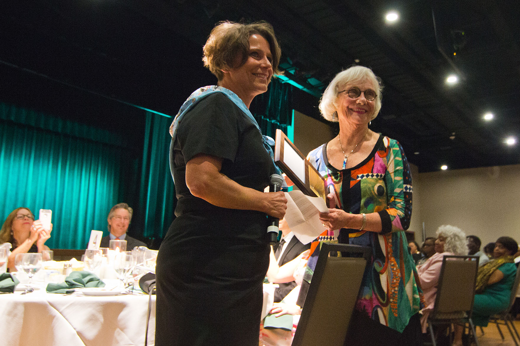 Karen Davis, Jana Edge